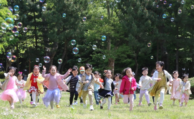 Korean children want 'Cash' for Children's Day