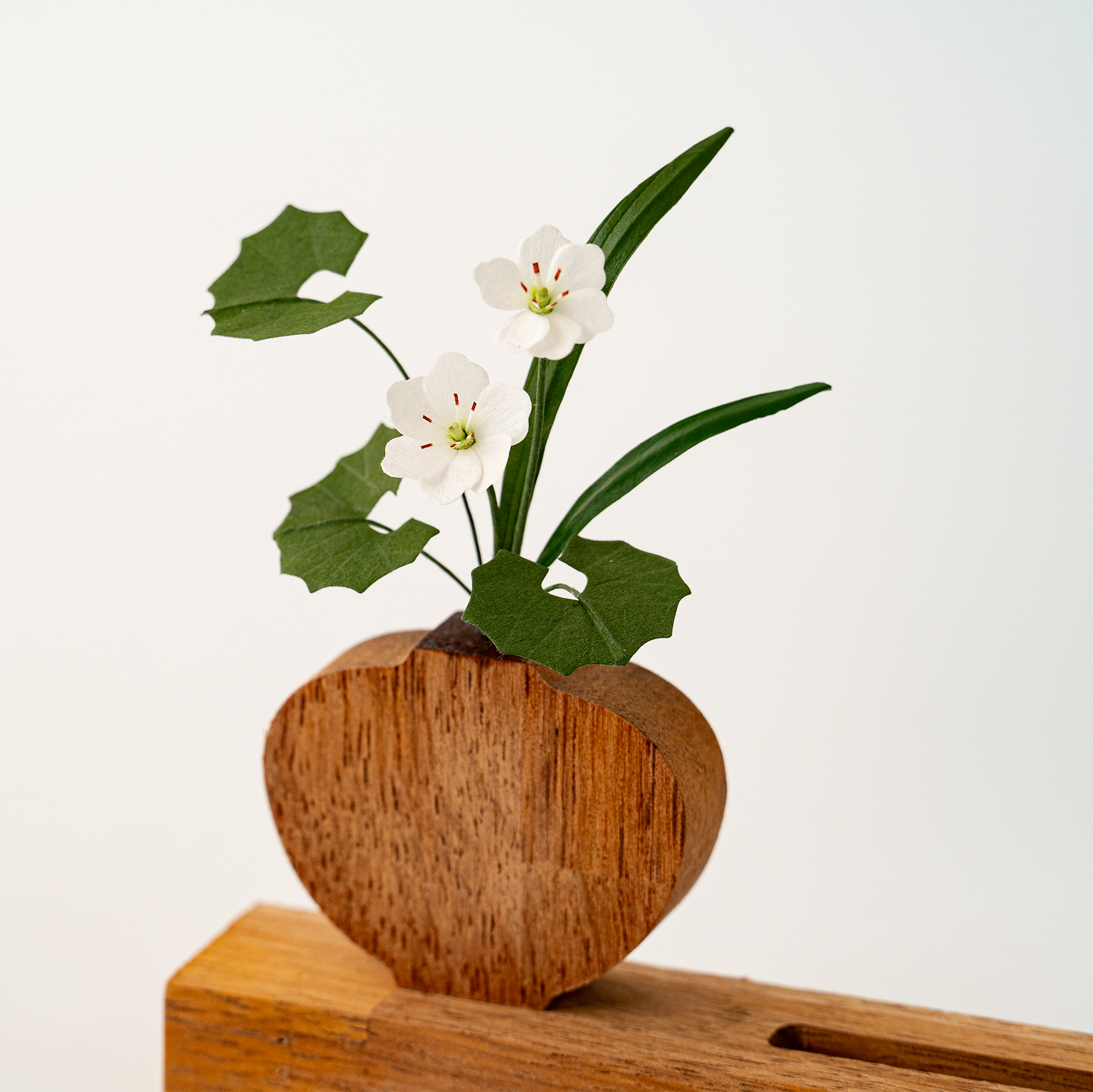 Hanji Business Card Holder(2 Styles) - King Cup Flower, White