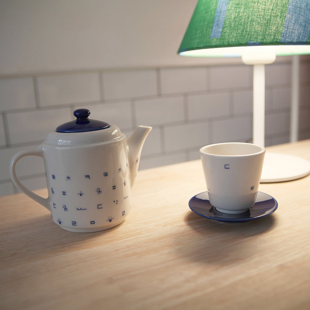 Hangeul consonant pattern teapot | Kitchen | Uncategorized | Sorosi